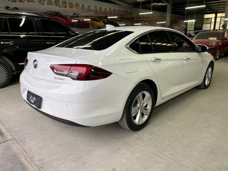 济宁18年别克君威7