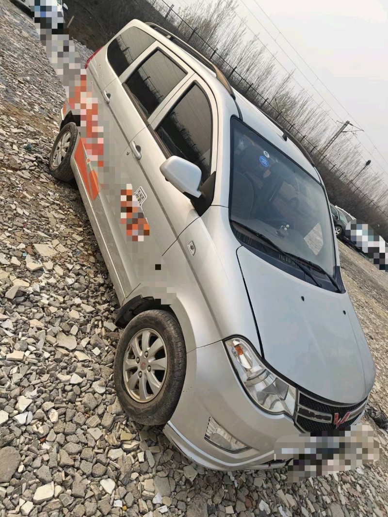 临沂19年五菱汽车宏光2