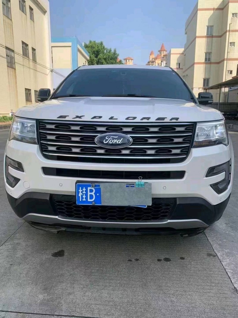 深圳17年福特探险者1