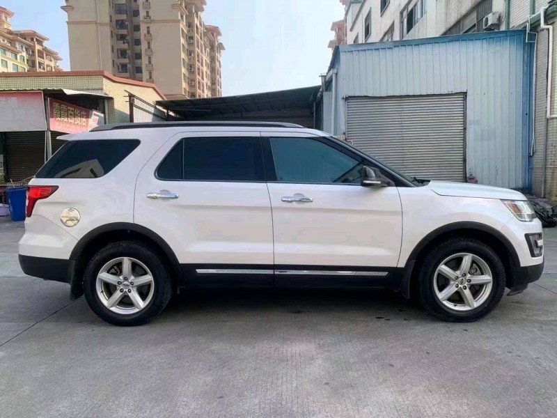 深圳17年福特探险者2