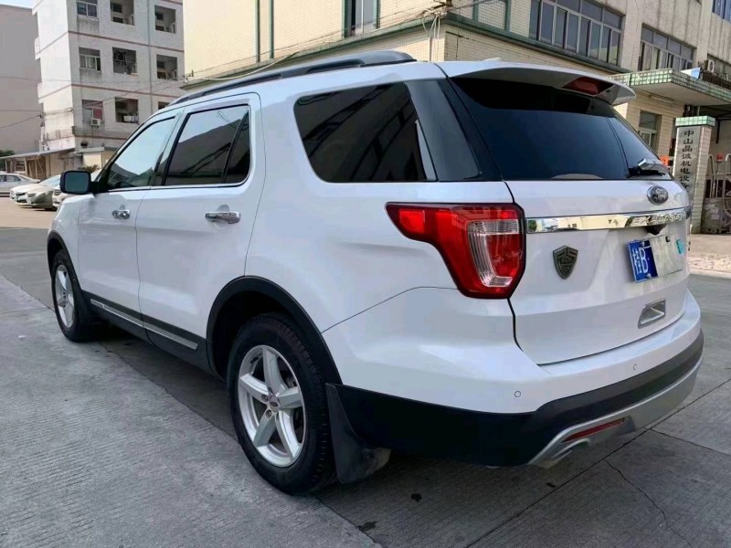 深圳17年福特探险者4