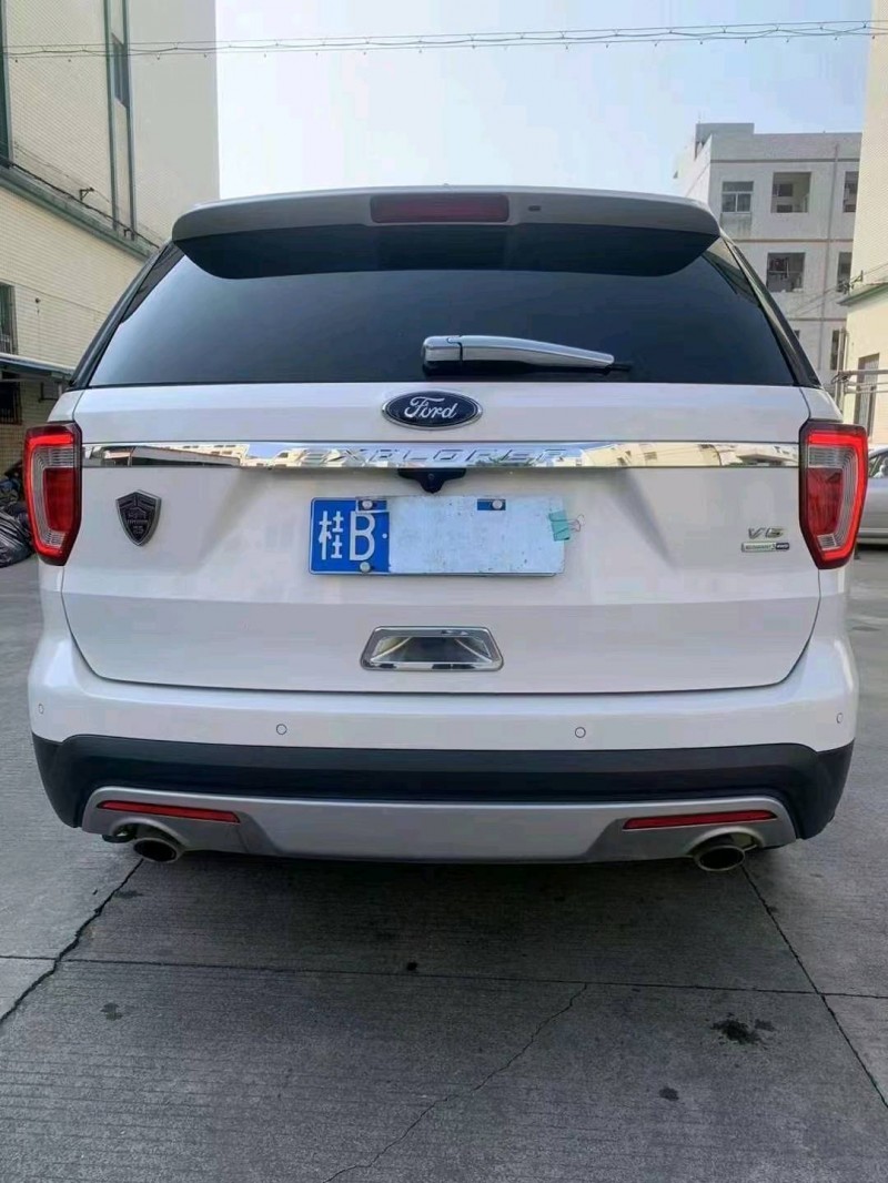 深圳17年福特探险者9