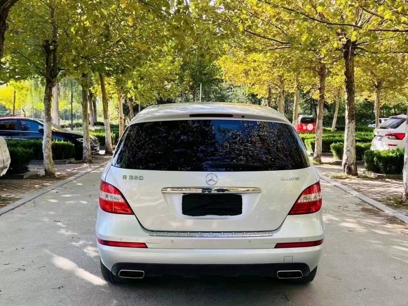淄博18年奔驰R2