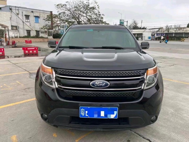 深圳15年福特探险者1