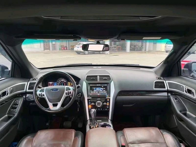 深圳15年福特探险者4