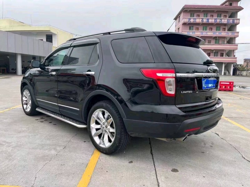 深圳15年福特探险者5