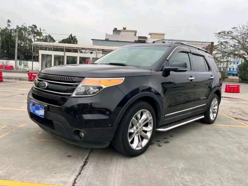 深圳15年福特探险者9