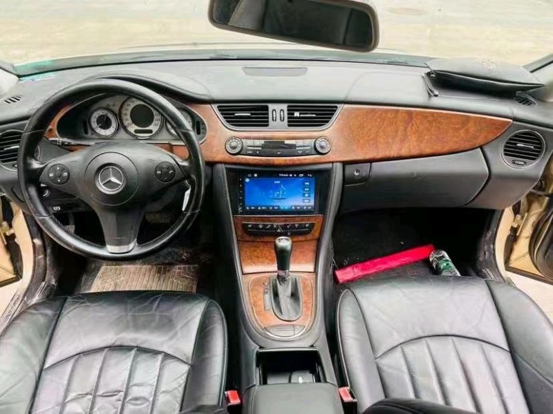 深圳11年奔驰CLS8