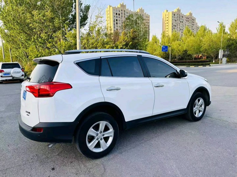 沈阳14年丰田RAV4荣放9