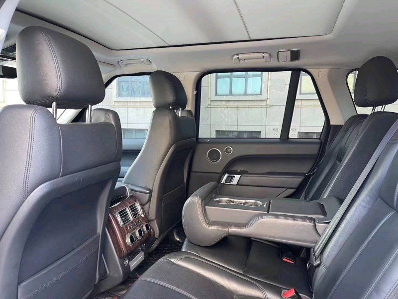 淄博17年路虎揽胜行政2