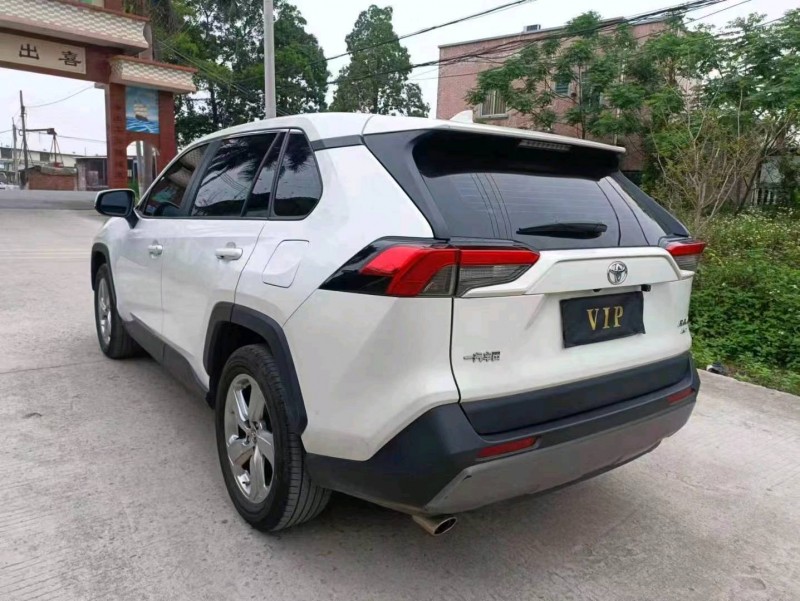 珠海21年丰田RAV45