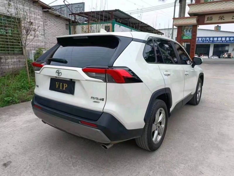 珠海21年丰田RAV48