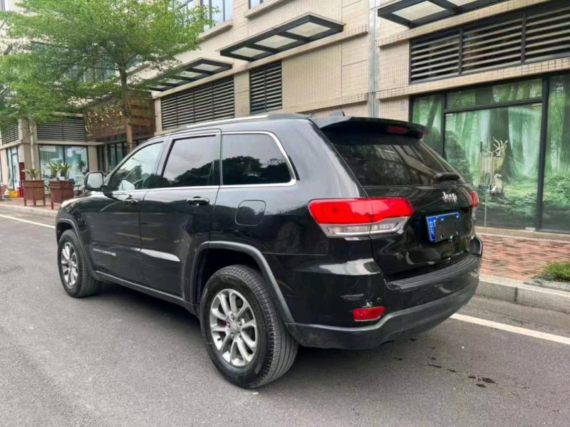 深圳15年Jeep大切诺基2