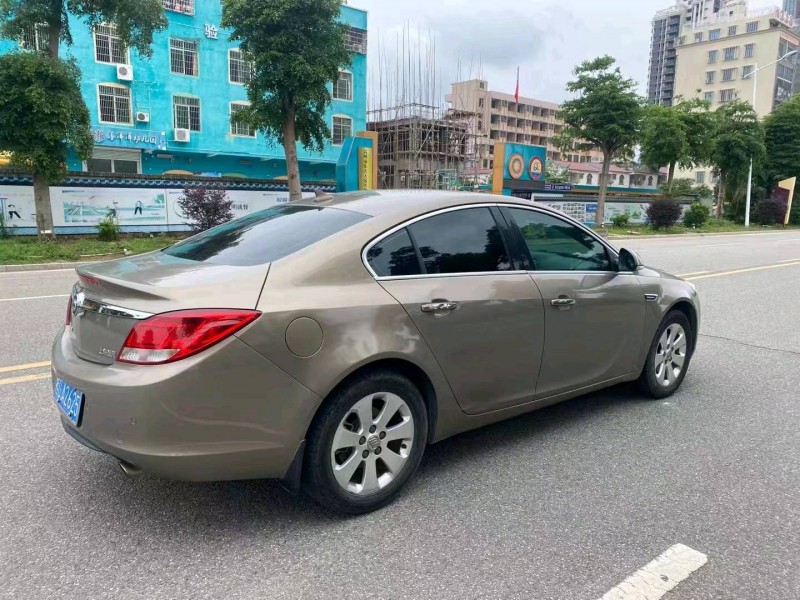 深圳11年别克君威8