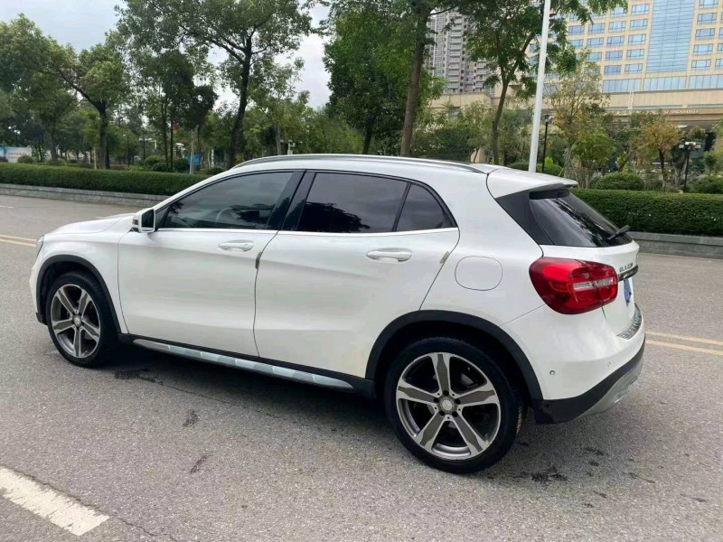 深圳16年奔驰GLA8