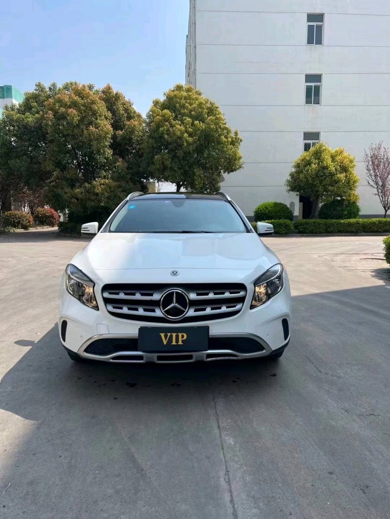 徐州18年奔驰GLA1
