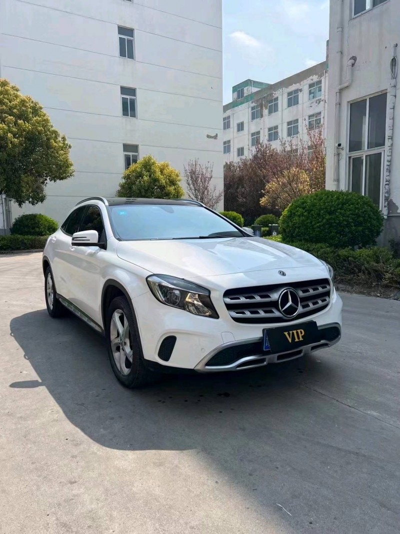 徐州18年奔驰GLA3