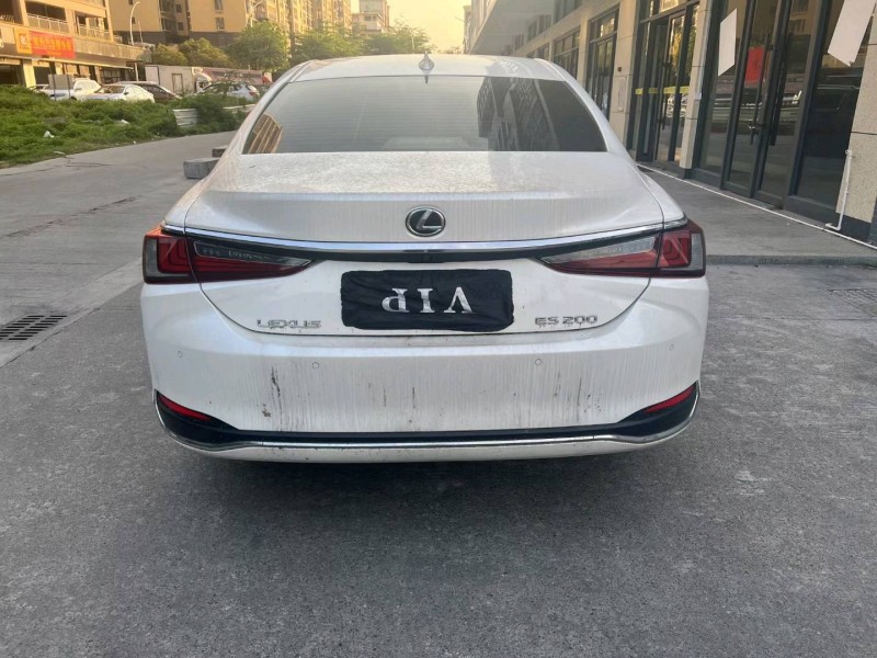 广州22年雷克萨斯ES9