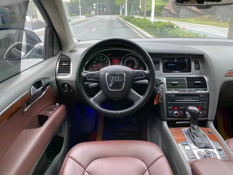 广州11年奥迪Q75