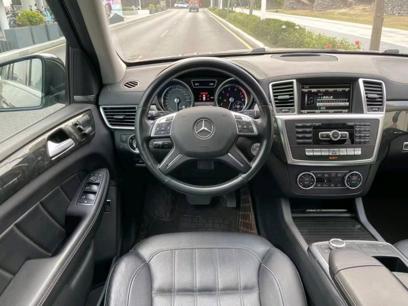 深圳16年奔驰GL8