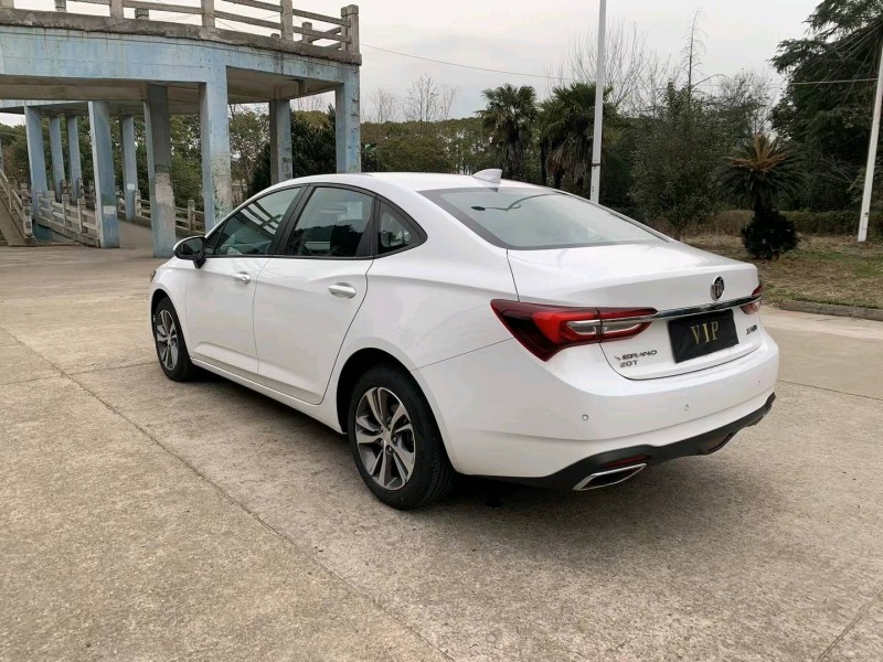 苏州22年别克威朗7