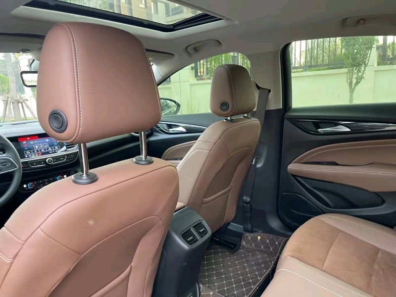 青岛22年别克君威8