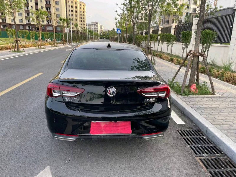 青岛22年别克君威9