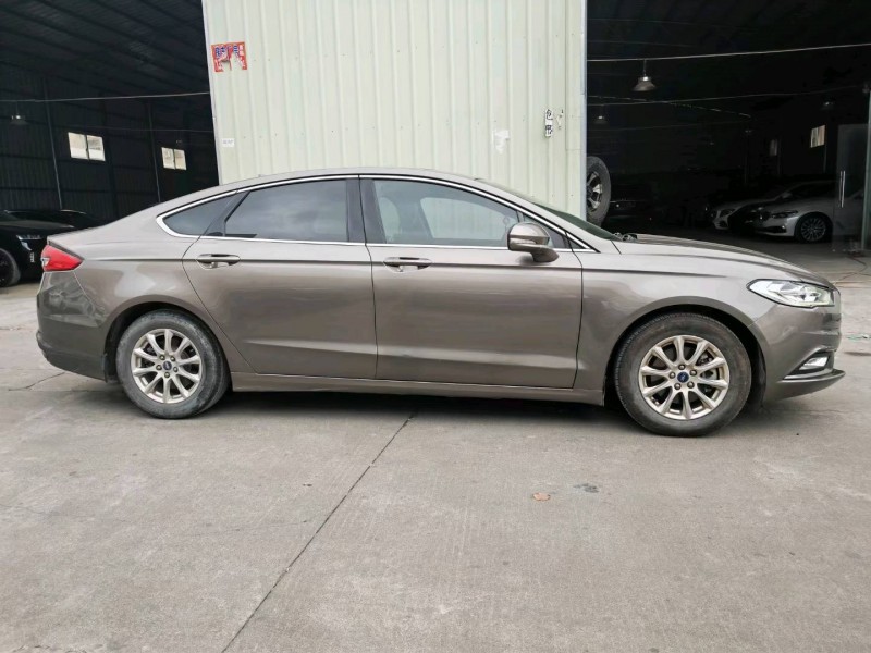 中山17年福特蒙迪欧4