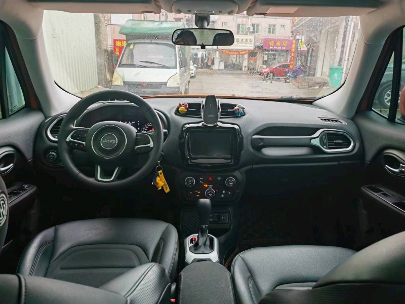 中山21年Jeep自由侠7