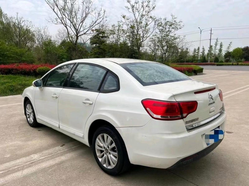 鹽城16年雪鐵龍世嘉5