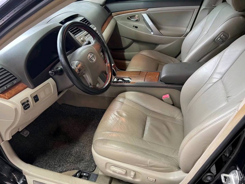 济宁13年丰田凯美瑞4