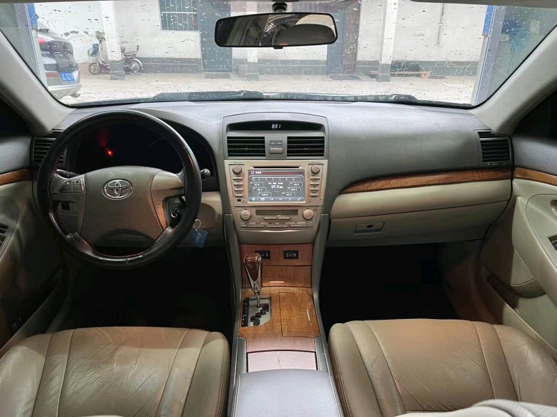 济宁13年丰田凯美瑞6