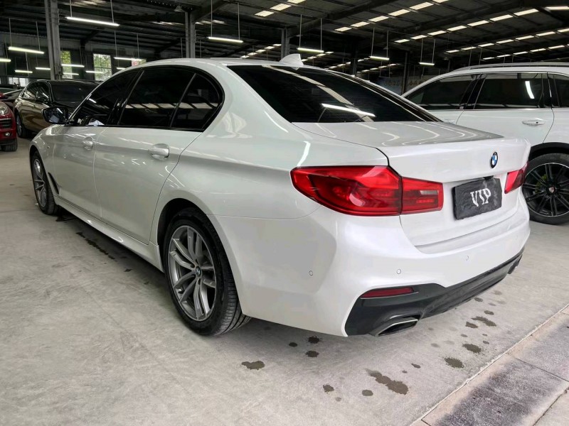 济宁18年宝马5系8