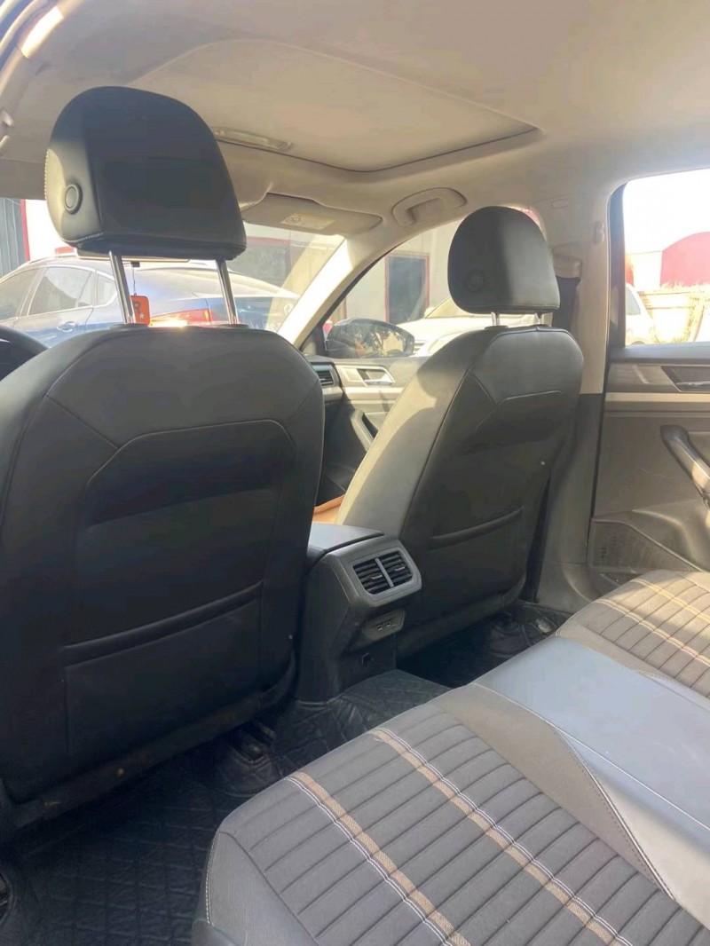 保定18年大众朗逸4