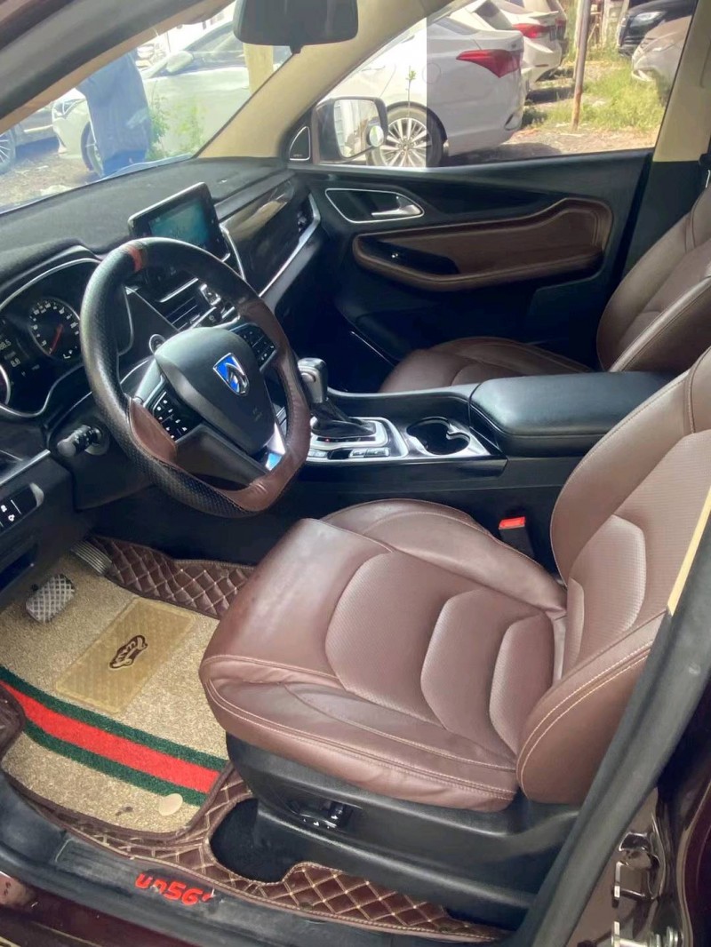 保定17年宝骏5605