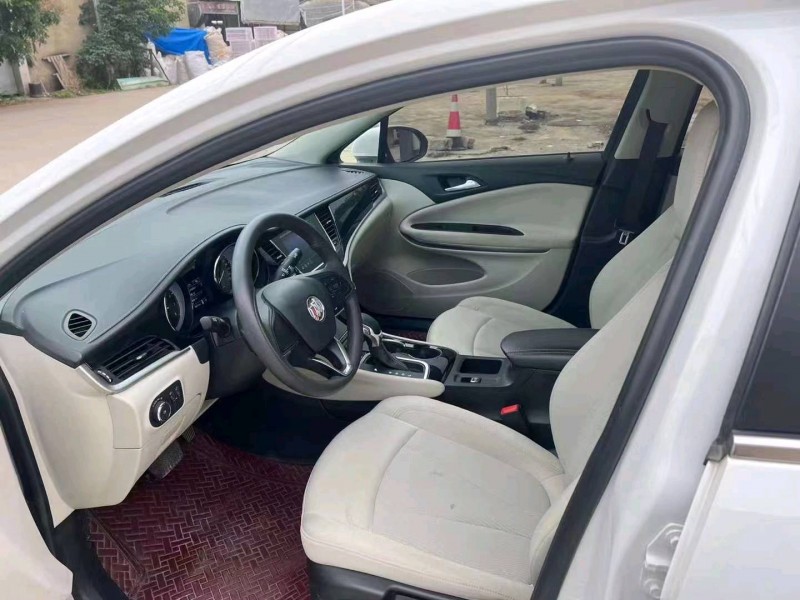 深圳20年别克威朗7