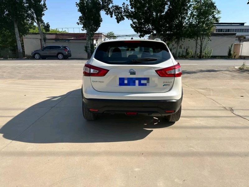 保定18年日产逍客9