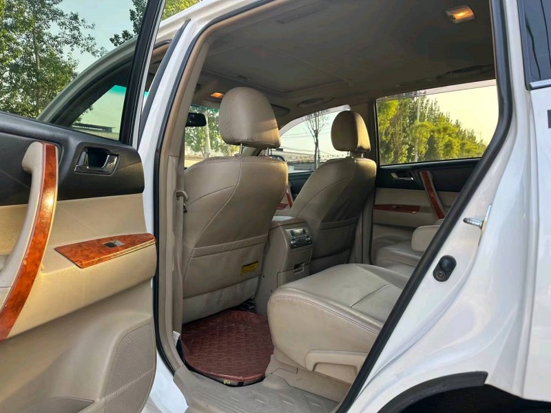 保定13年丰田汉兰达5