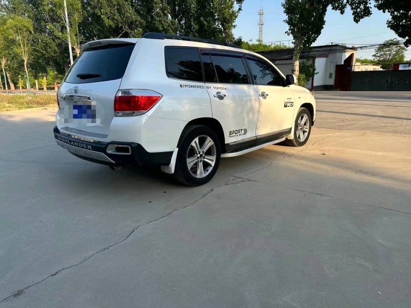 保定13年丰田汉兰达7