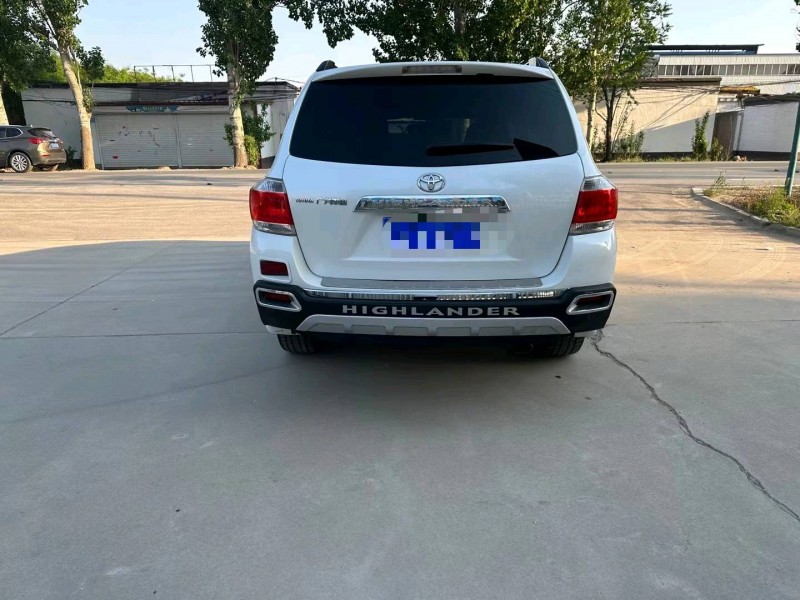 保定13年丰田汉兰达9