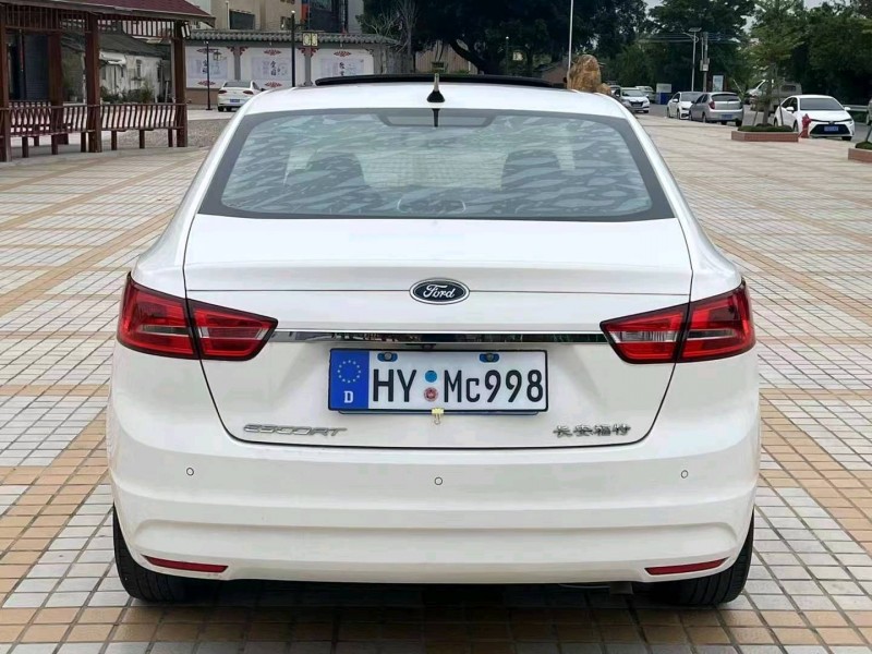 深圳17年福特福睿斯2