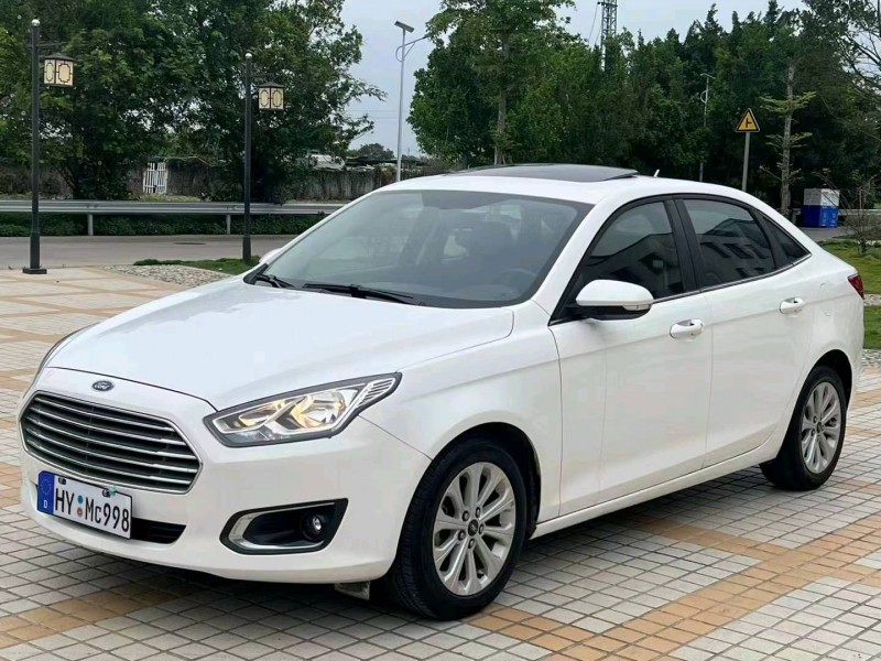 深圳17年福特福睿斯9