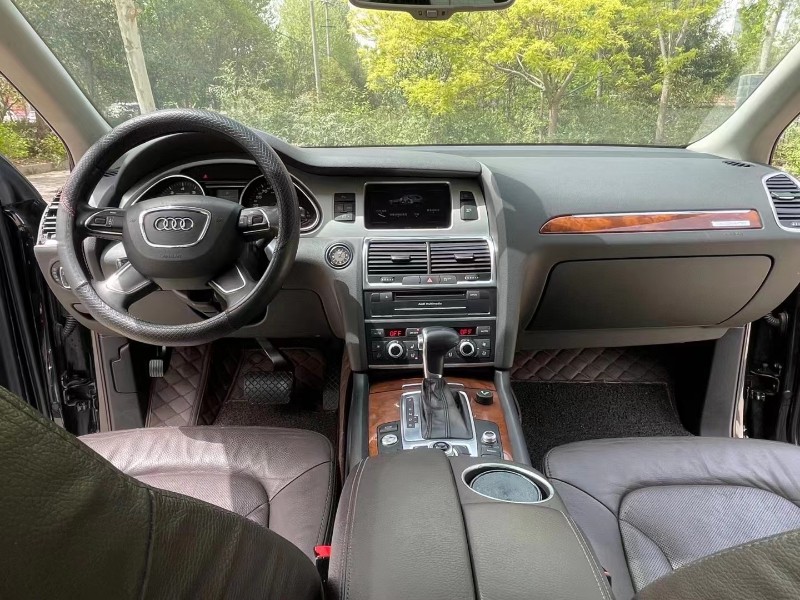 济南13年奥迪Q76