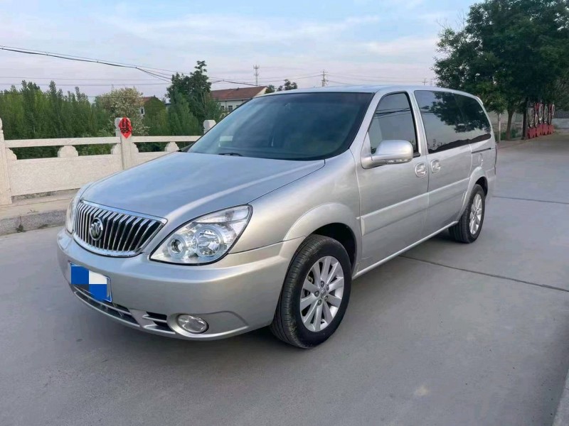 青岛16年别克GL82