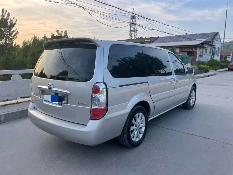 青岛16年别克GL87