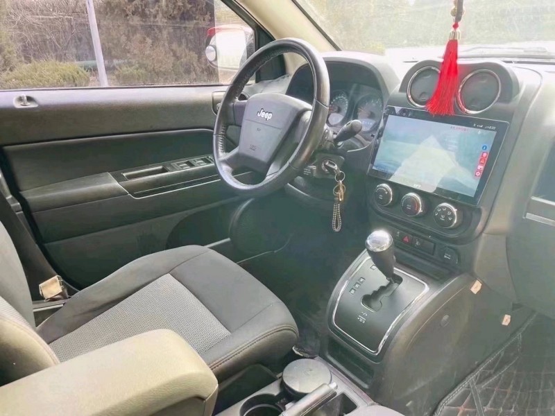 淄博10年Jeep指南者8