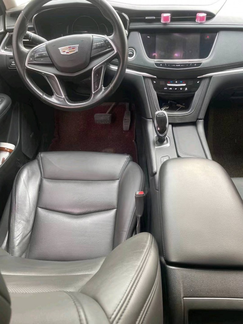 济南17年凯迪拉克XT56