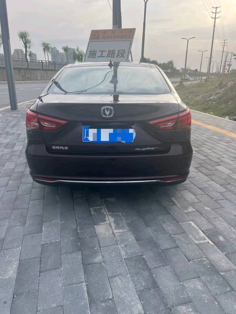 成都18年长安汽车睿骋CC7