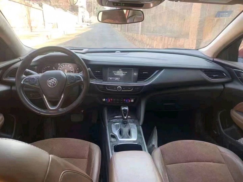 东营18年别克君威8