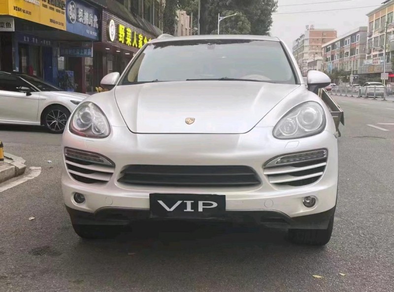 广州11年保时捷卡宴1
